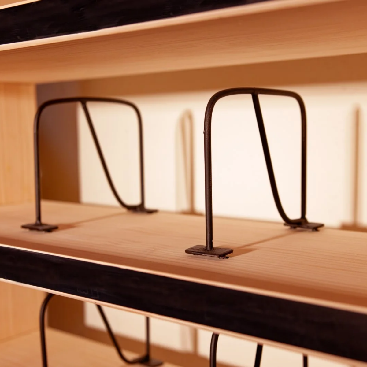 Détail rangement bouteilles cave a vin sur mesure by Penaud Agencement Marmande (47)